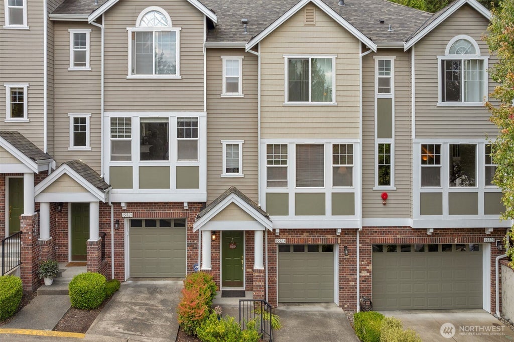 Photo of 15523 133rd Place NE, Woodinville, WA 98072 (MLS # 2565396)