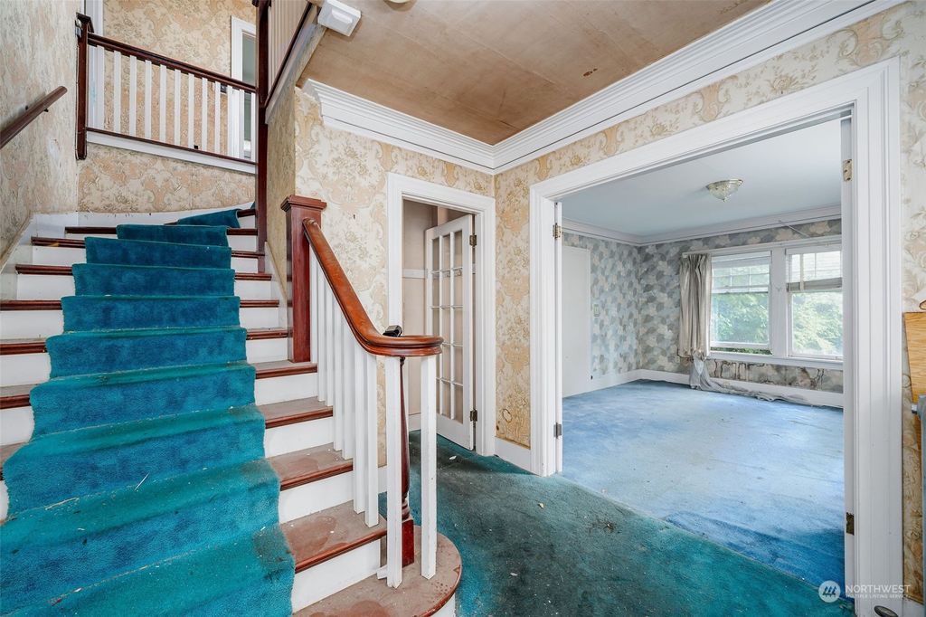 Photo of 5012 17th Avenue NE, Seattle, WA 98105 (MLS # 2291570)