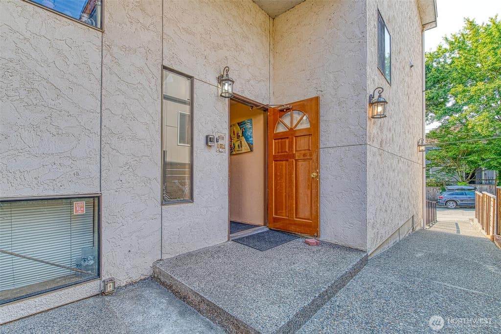 Photo of 1006 N 43rd Street #201, Seattle, WA 98103 (MLS # 2536441)