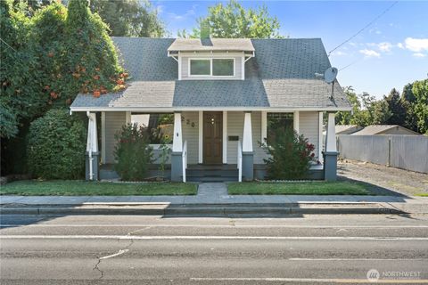 Photo of 220 S Roosevelt Street, Walla Walla, WA 99362 (MLS # 2421177)