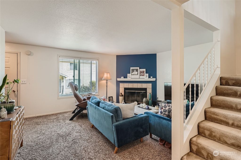 Photo of 321 S 327th Lane #155, Federal Way, WA 98003 (MLS # 2033129)