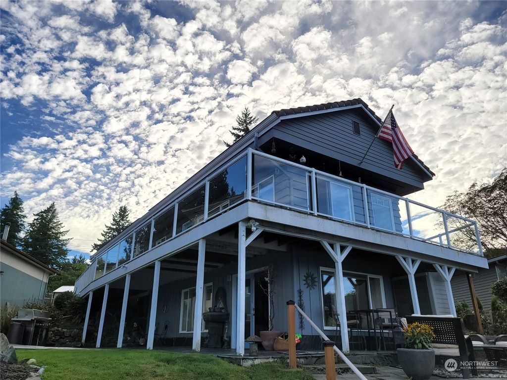 Photo of 4121 Shelby Rd Rd, Lynnwood, WA 98087 (MLS # 2163333)