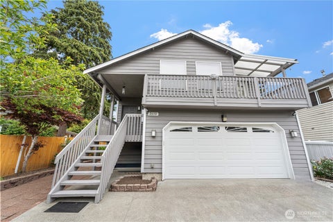 Photo of 2616 130th Street NE, Seattle, WA 98125 (MLS # 2538768)