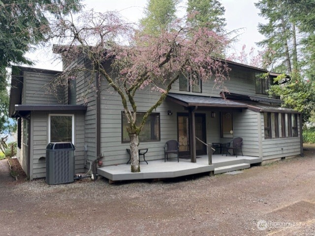 2560 NW Canal View Way