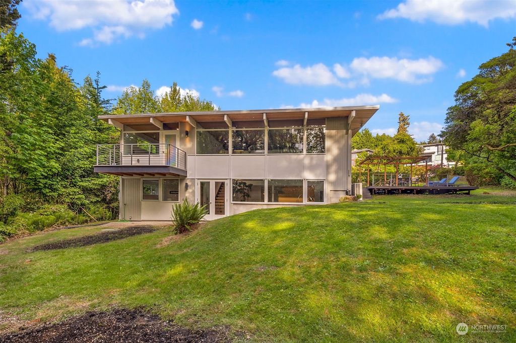 Photo of 345 Slater St S, Kirkland, WA 98033 (MLS # 2240650)