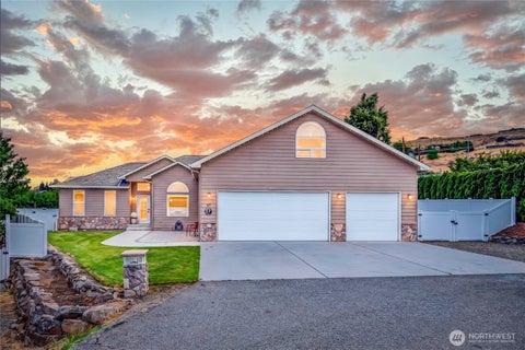 Photo of 87 Springhill Drive, East Wenatchee, WA 98802 (MLS # 2546523)