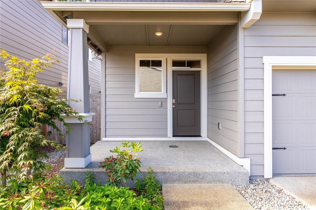 Photo of 1335 S 281st Place S, Des Moines, WA 98003 (MLS # 2253554)