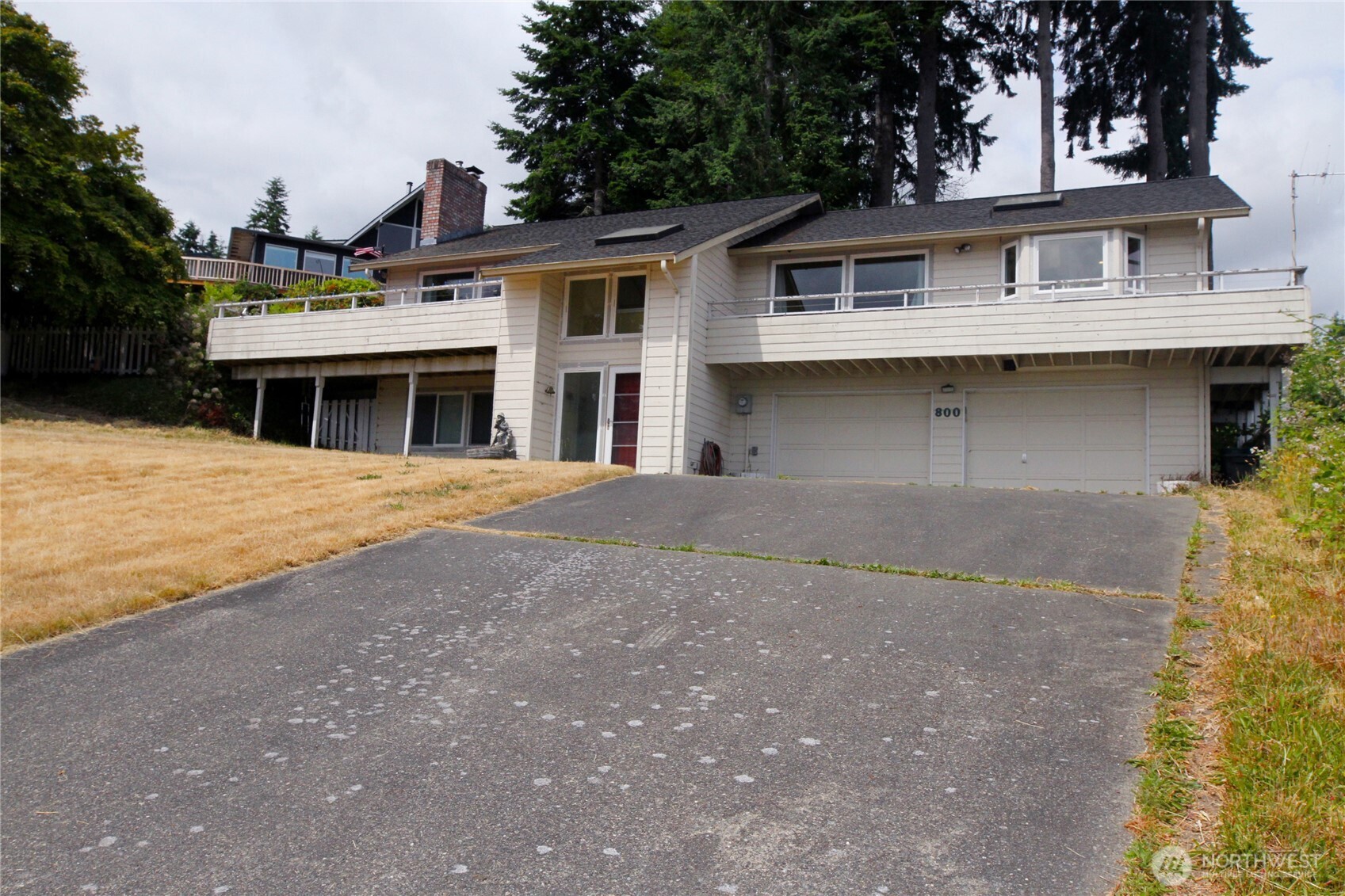 800 Thorndyke Rd