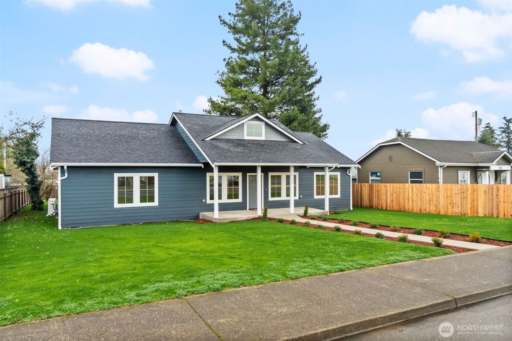 Photo of 1421 W Main Street, Elma, WA 98541 (MLS # 2461529)
