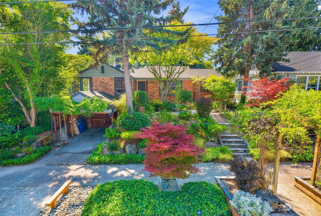Photo of 2415 E Louisa Street, Seattle, WA 98112 (MLS # 2151263)