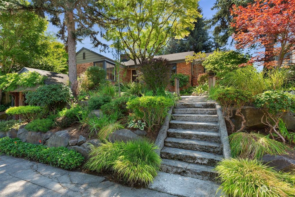 Photo of 2415 E Louisa Street, Seattle, WA 98112 (MLS # 2151263)