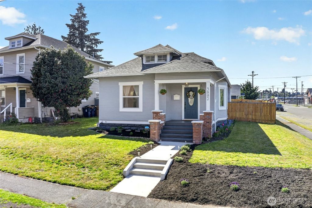 Photo of 5802 S Warner Street, Tacoma, WA 98409 (MLS # 2510997)