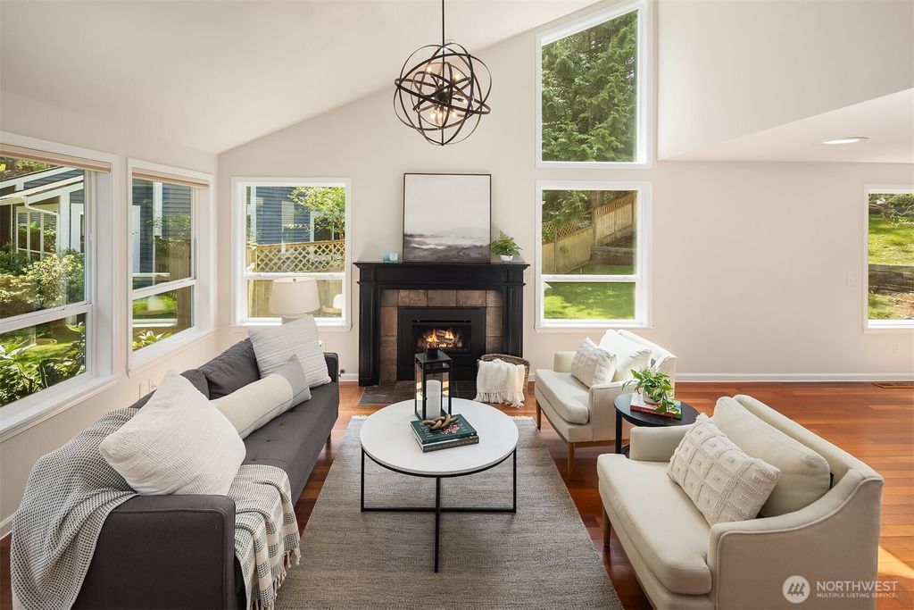 Photo of 11707 NE 105th Lane, Kirkland, WA 98033 (MLS # 2364142)