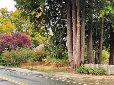 261 NE Ericksen Avenue Bainbridge Island WA 98110