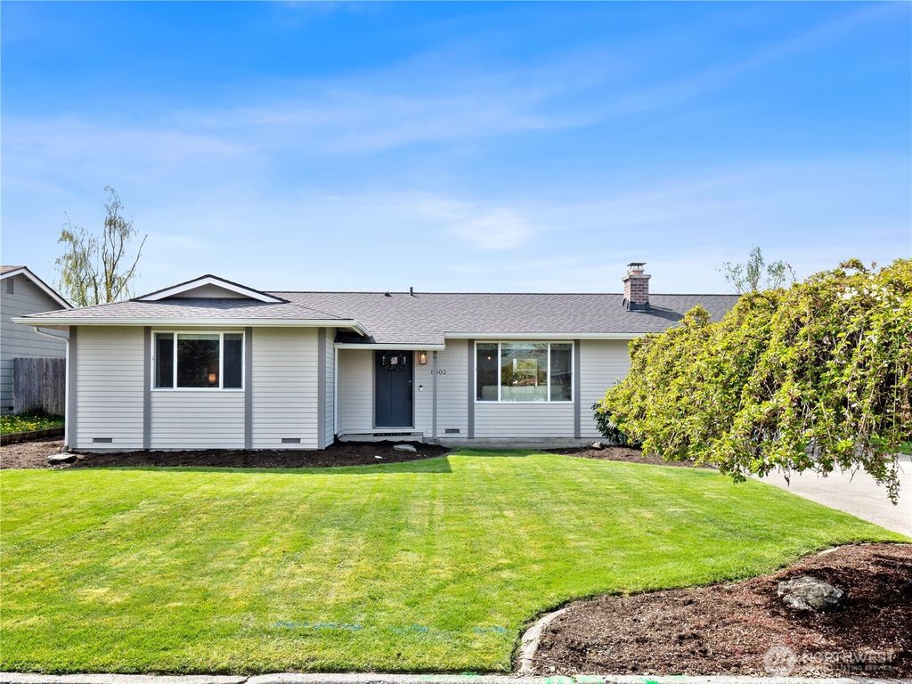 Photo of 6502 60th Place NE, Marysville, WA 98270 (MLS # 2354831)