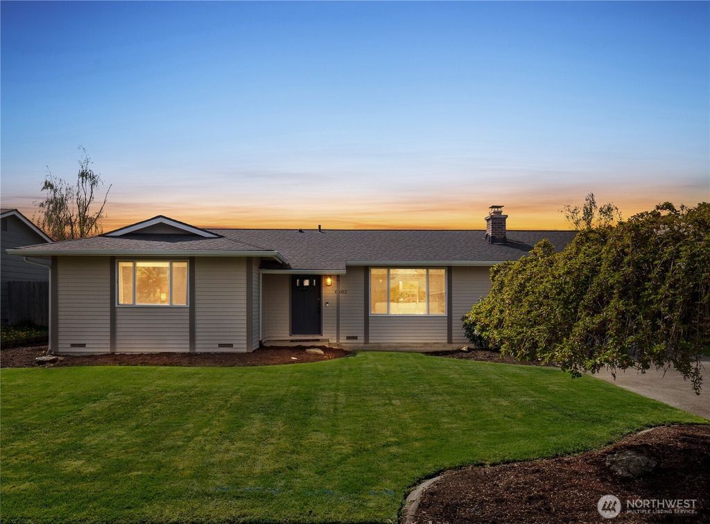 Photo of 6502 60th Place NE, Marysville, WA 98270 (MLS # 2354831)