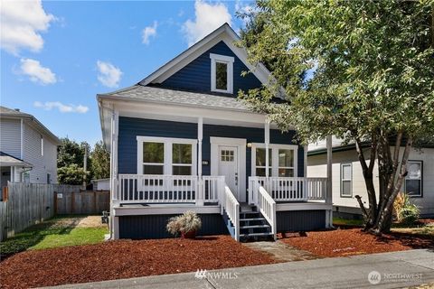 Photo of 627 S Smithers Avenue, Renton, WA 98057 (MLS # 2425300)
