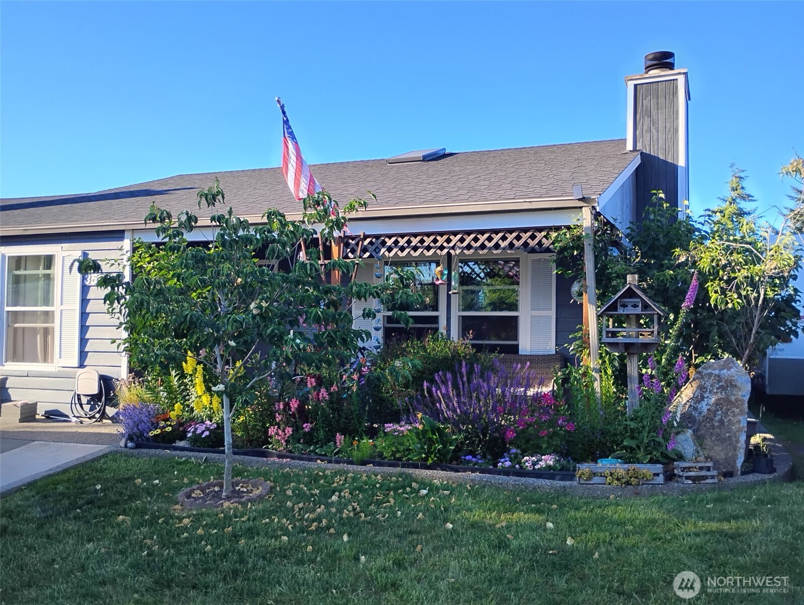 3521 50th Avenue NE