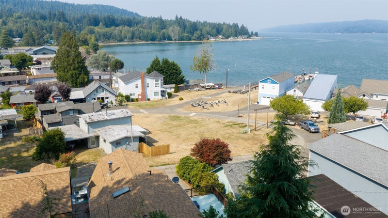 20 N Tillicum Beach Lane N