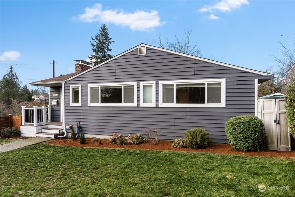Photo of 8113 35th Avenue SW, Seattle, WA 98126 (MLS # 2192972)