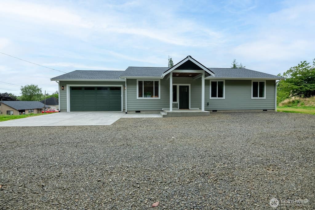 Photo of 1122 Tecumseh Street, Aberdeen, WA 98520 (MLS # 2574341)