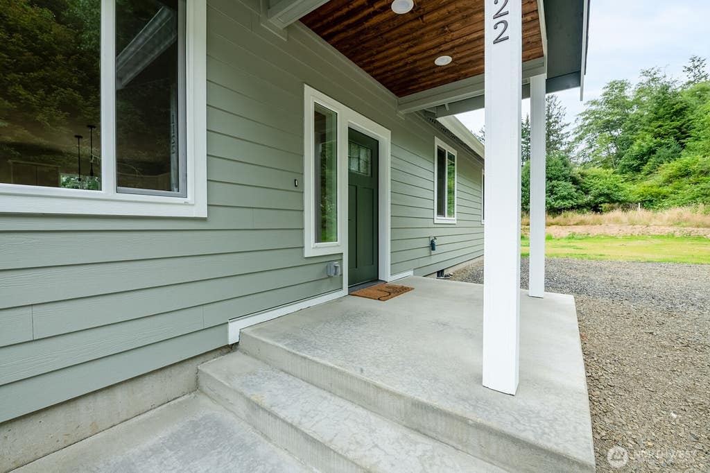 Photo of 1122 Tecumseh Street, Aberdeen, WA 98520 (MLS # 2574341)
