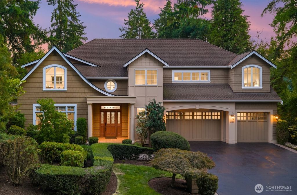 Photo of 10605 SE 30th Street, Bellevue, WA 98004 (MLS # 2433036)
