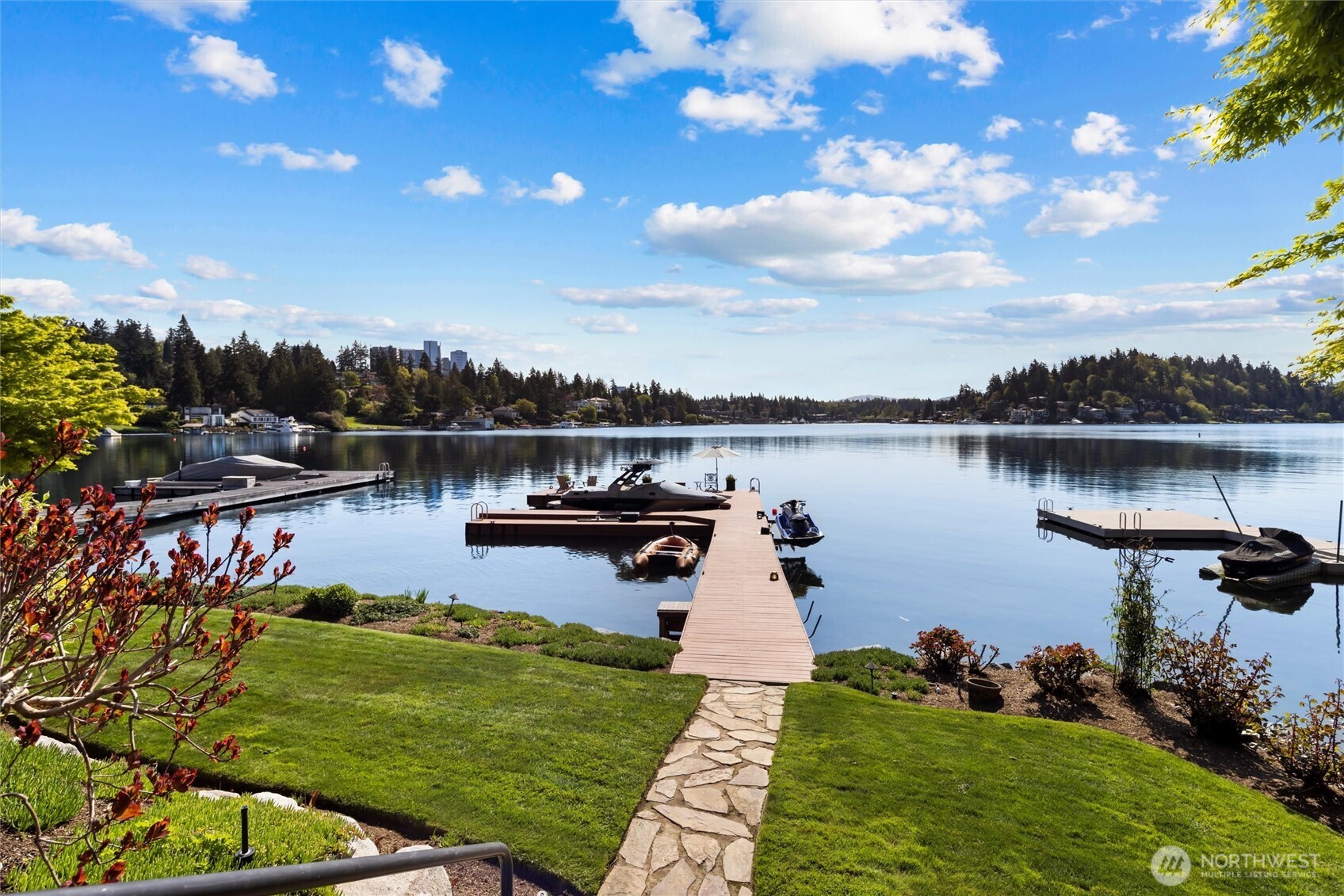 484 Overlake Drive E