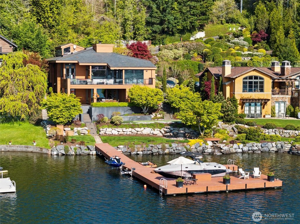 Photo of 484 Overlake Drive E, Medina, WA 98039 (MLS # 2363023)