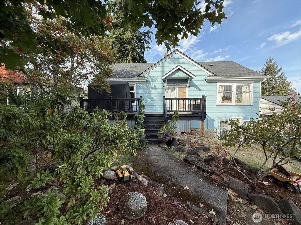Photo of 618 N 125th Street, Seattle, WA 98133 (MLS # 2464631)