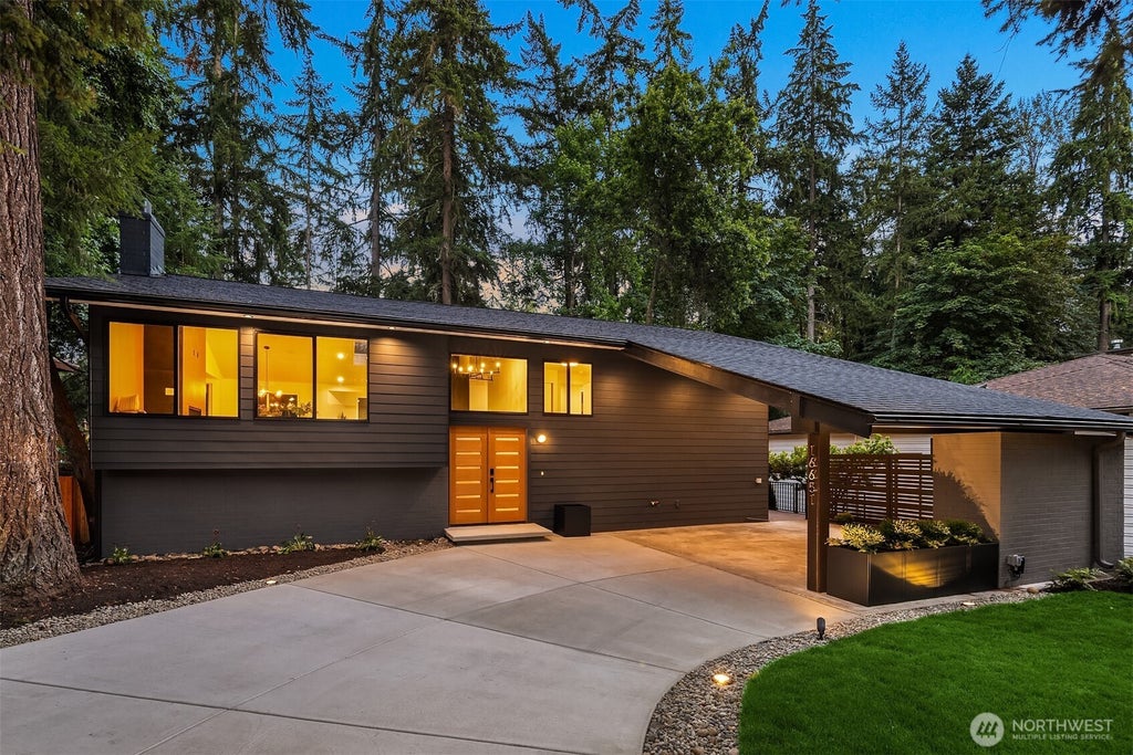 Photo of 16651 SE 17th Street, Bellevue, WA 98008 (MLS # 2559760)