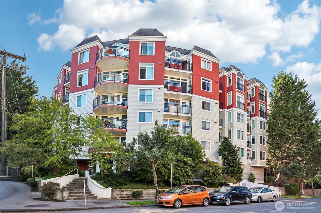 Photo of 232 Belmont Avenue E #301, Seattle, WA 98102 (MLS # 2568858)