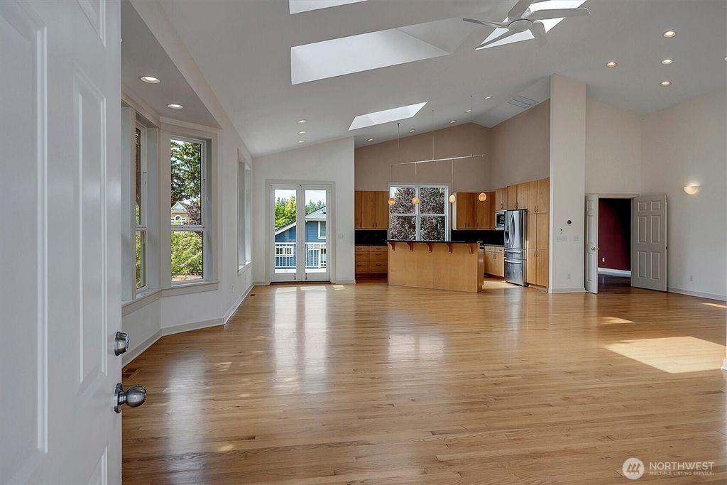 Photo of 8029 126th Avenue NE, Kirkland, WA 98033 (MLS # 2432280)
