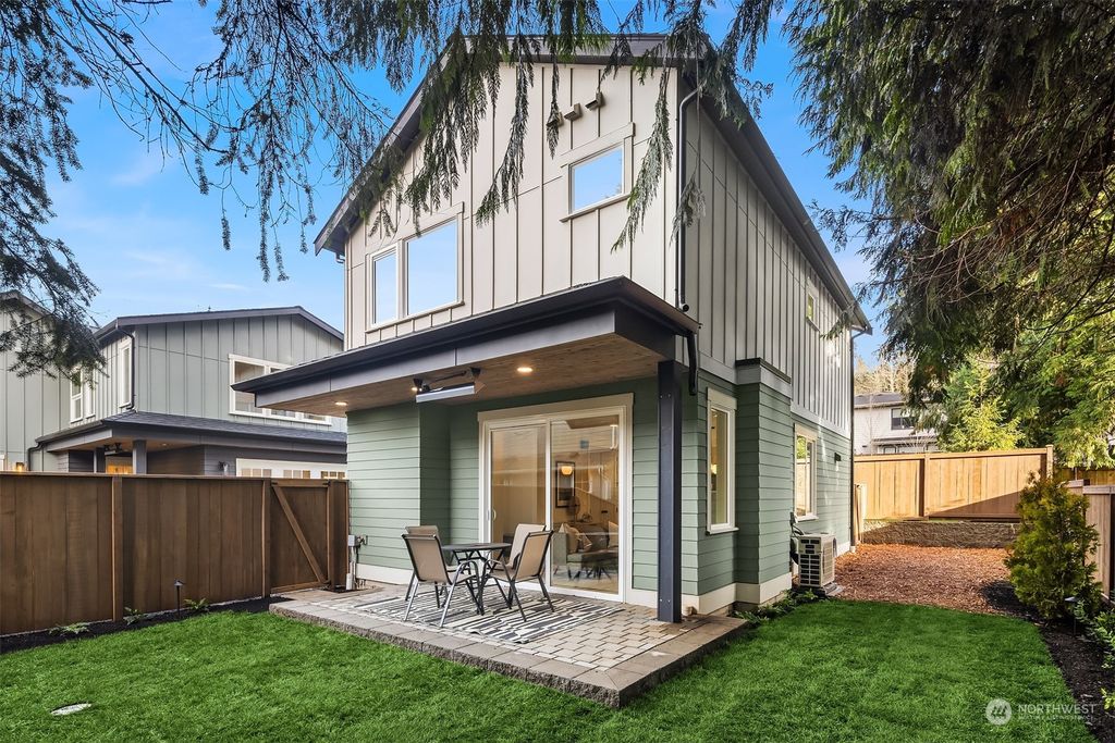 Photo of 10903 NE 47th Street, Kirkland, WA 98033 (MLS # 2316614)