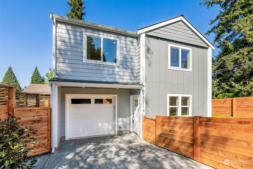 Photo of 4011 NE 115th Street #B, Seattle, WA 98125 (MLS # 2062190)