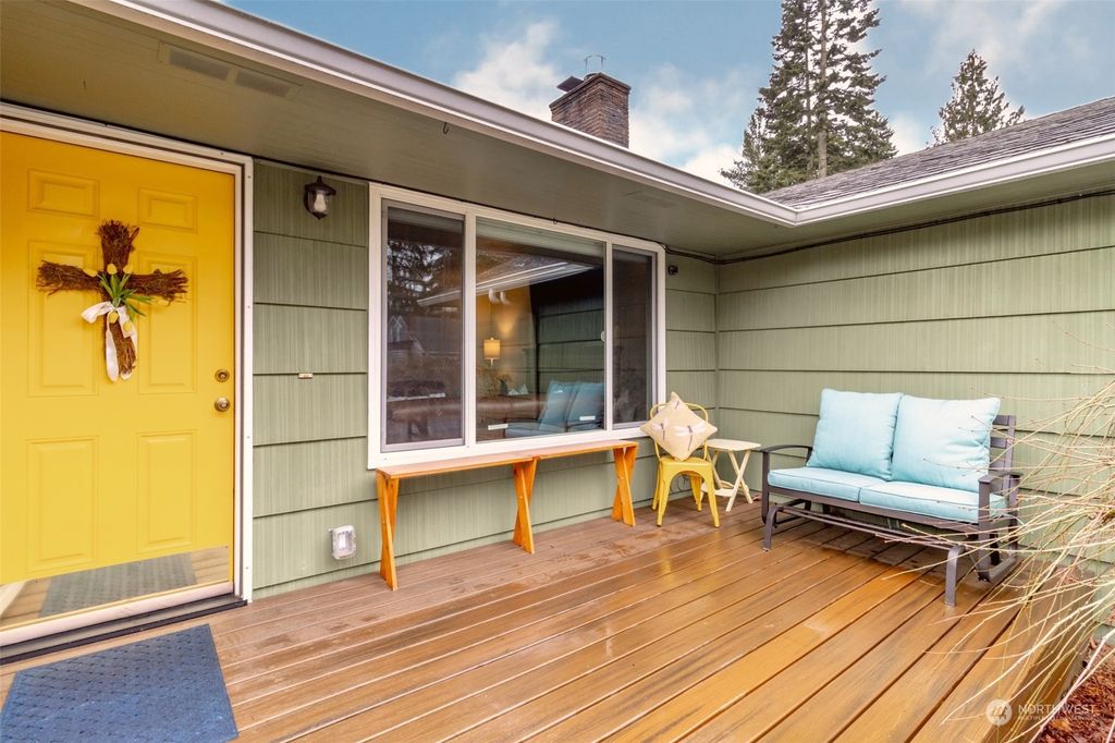 Photo of 1611 SW 165th Street, Burien, WA 98166 (MLS # 2048152)