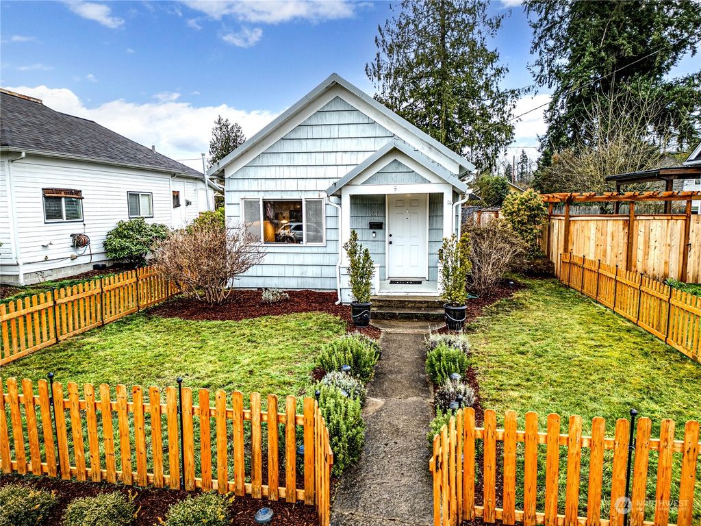 Photo of 341 S Sams Street, Monroe, WA 98272 (MLS # 2319449)