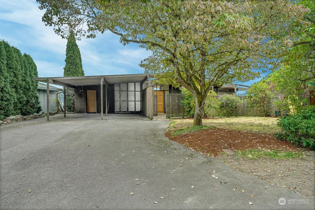 Photo of 12409 Holmes Point Drive NE, Kirkland, WA 98034 (MLS # 2284692)