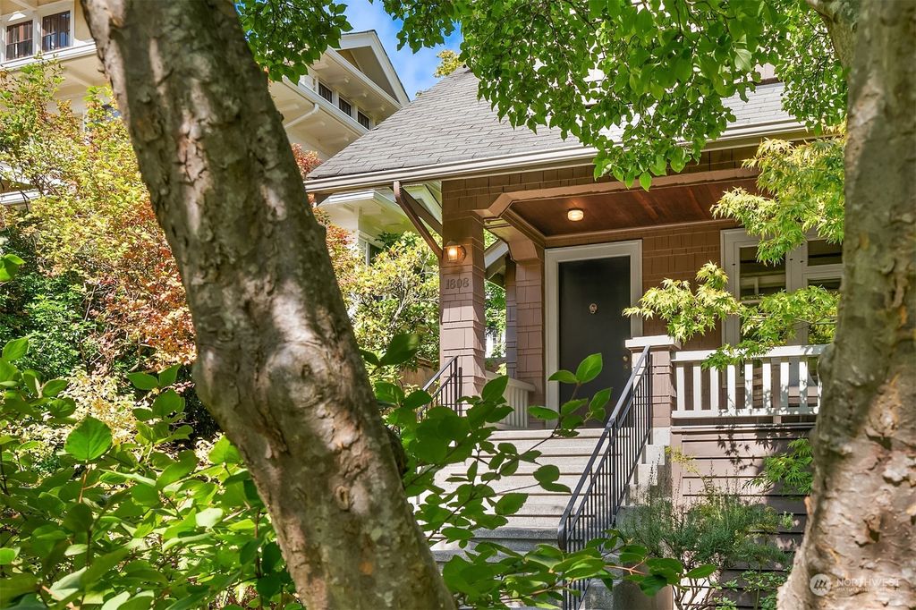 Photo of 1808 NE Ravenna Boulevard, Seattle, WA 98105 (MLS # 2289781)