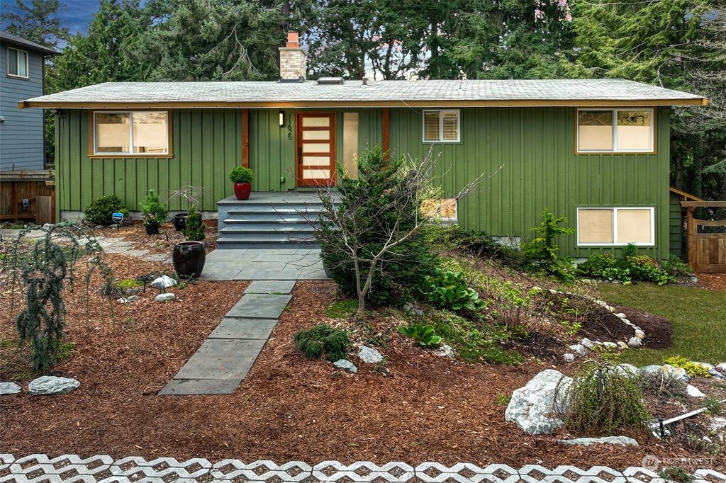 Photo of 11625 21st Avenue SW, Burien, WA 98146 (MLS # 2216827)