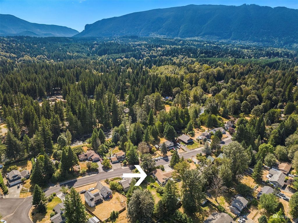 Photo of 44434 SE 142nd Place, North Bend, WA 98045 (MLS # 1993124)