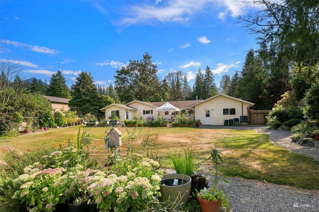 Photo of 44434 SE 142nd Place, North Bend, WA 98045 (MLS # 1993124)