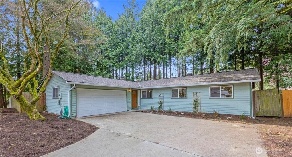 Photo of 14204 57th Drive SE, Everett, WA 98208 (MLS # 2349167)