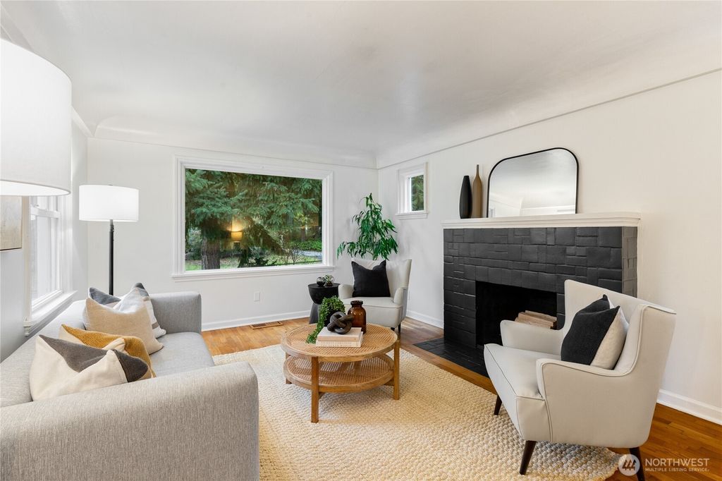 Photo of 16406 Sylvester Road SW, Burien, WA 98166 (MLS # 2465915)