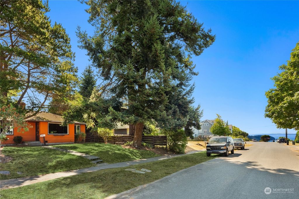 Photo of 4440 52nd Avenue SW, Seattle, WA 98116 (MLS # 2146415)