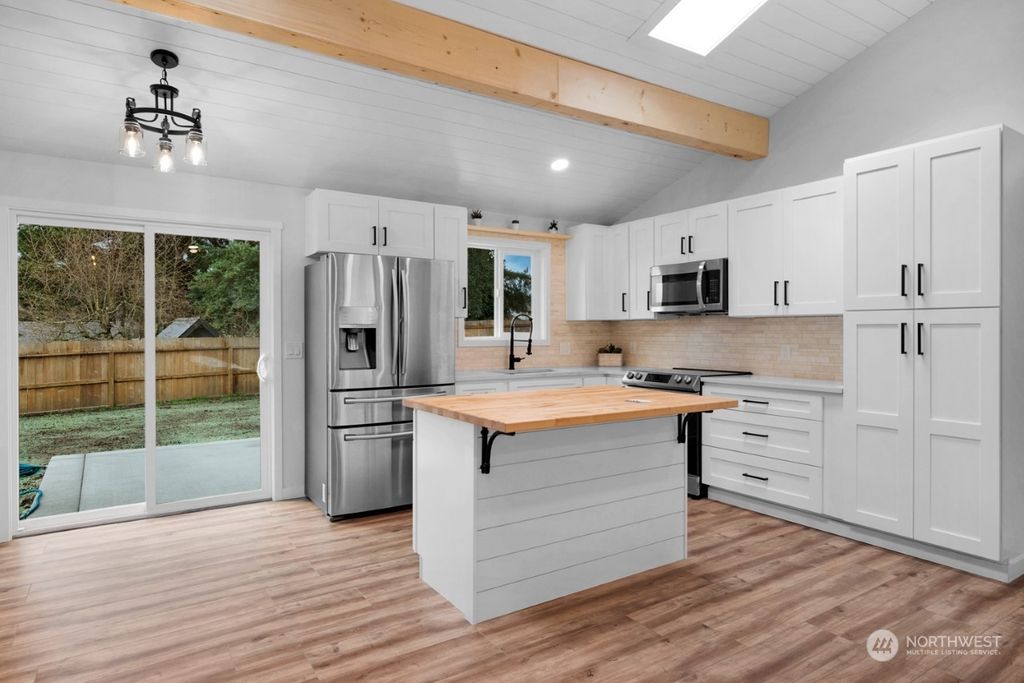 Photo of 10825 21st Place SE, Lake Stevens, WA 98258 (MLS # 2045890)