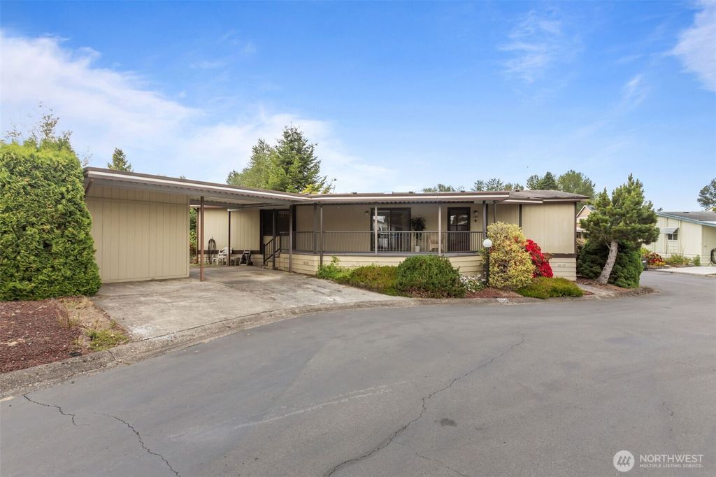 Photo of 11436 SE 208th Street #180, Kent, WA 98031 (MLS # 2378593)