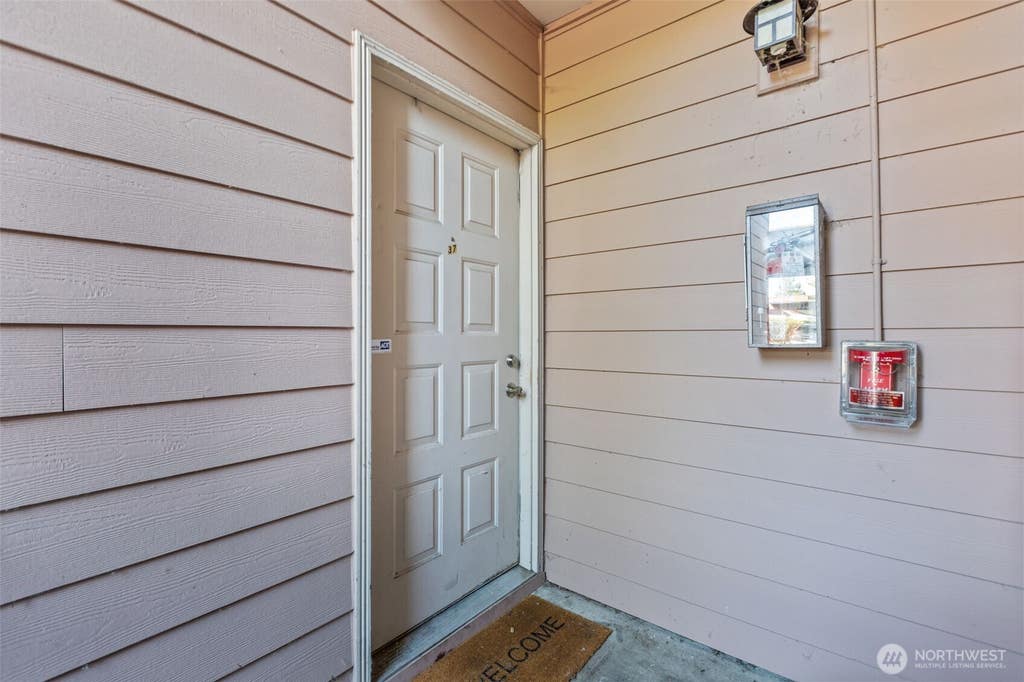 Photo of 17430 Ambaum Boulevard S #37, Seattle, WA 98148 (MLS # 2564298)