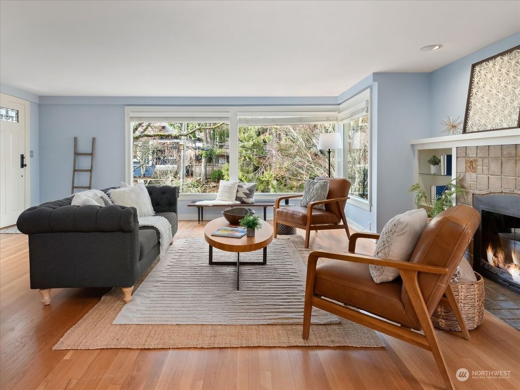 Photo of 1812 11th Avenue W, Seattle, WA 98119 (MLS # 2031896)