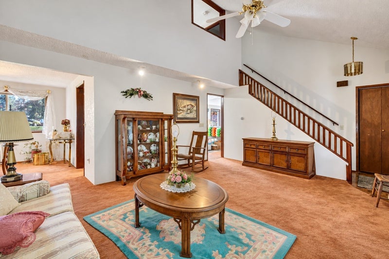 81 E Michelle Drive